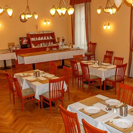 Pannon Hotel Bejelentkezes 20 Oraig, Check-In Until 20 O'Clock, Einchecken Bis 20 Uhr Mohács Exterior foto