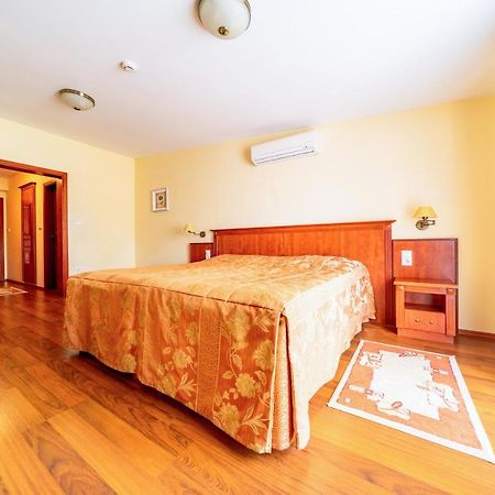 Pannon Hotel Bejelentkezes 20 Oraig, Check-In Until 20 O'Clock, Einchecken Bis 20 Uhr Mohács Exterior foto