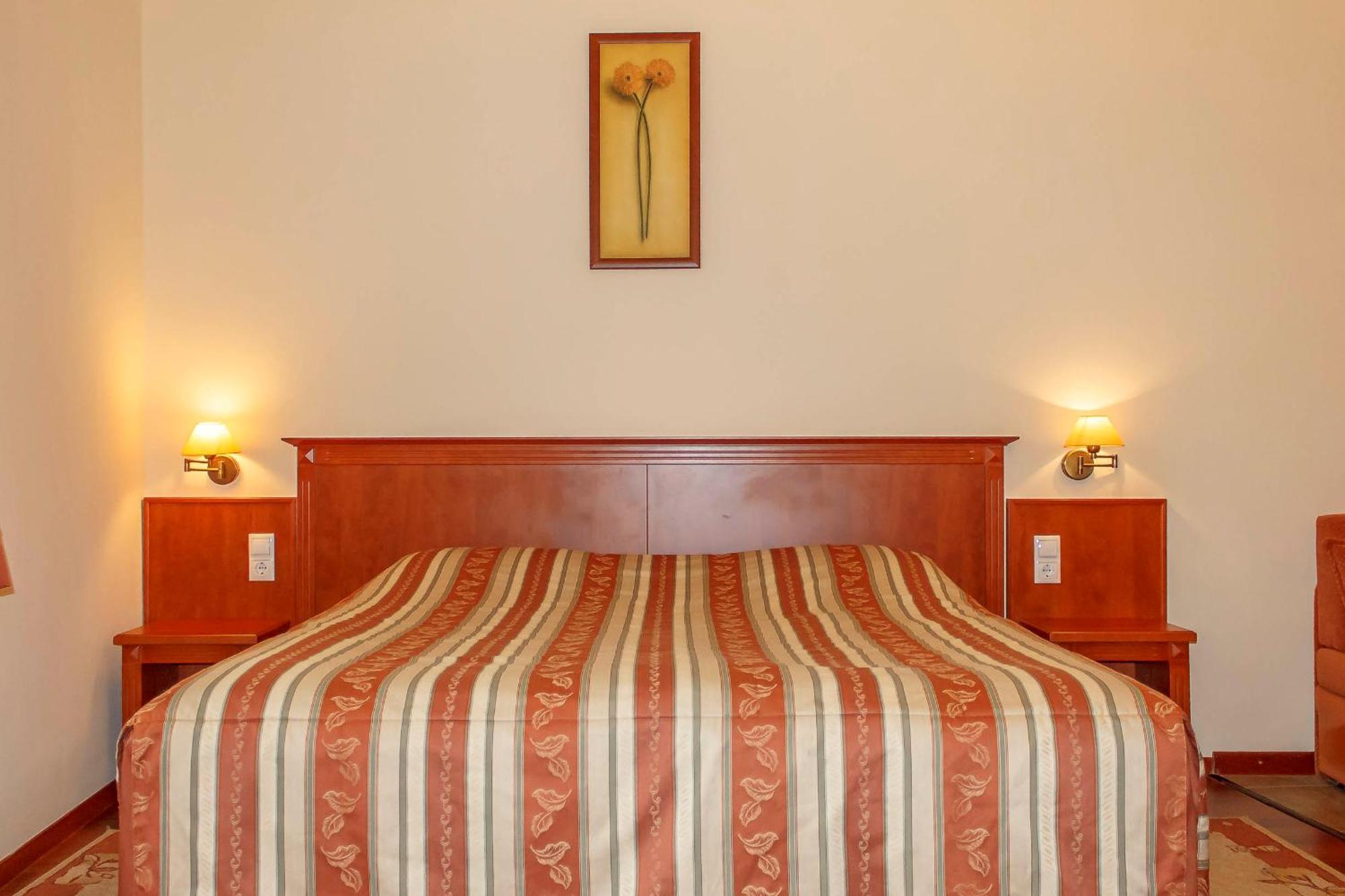Pannon Hotel Bejelentkezes 20 Oraig, Check-In Until 20 O'Clock, Einchecken Bis 20 Uhr Mohács Exterior foto