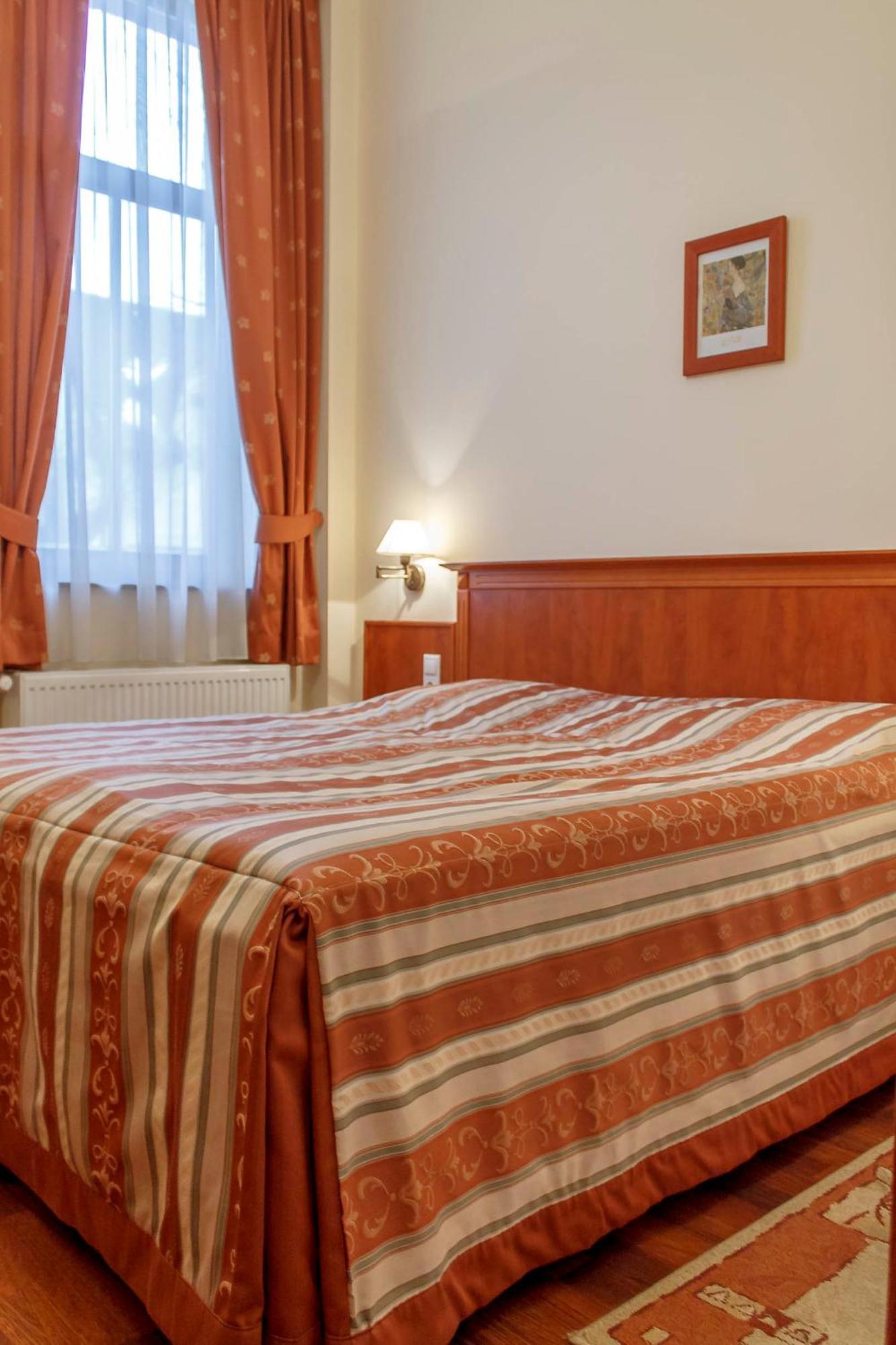 Pannon Hotel Bejelentkezes 20 Oraig, Check-In Until 20 O'Clock, Einchecken Bis 20 Uhr Mohács Exterior foto