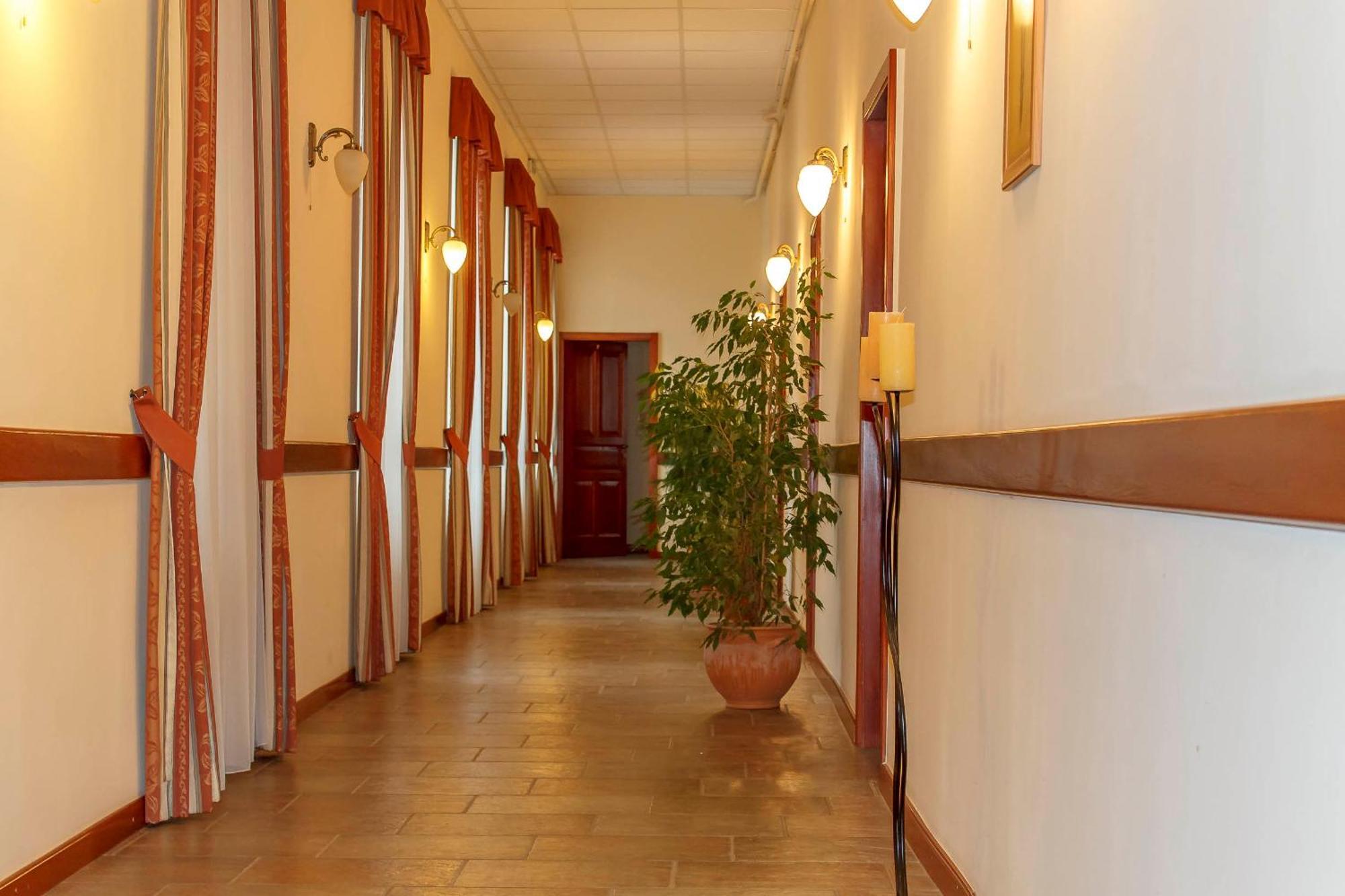 Pannon Hotel Bejelentkezes 20 Oraig, Check-In Until 20 O'Clock, Einchecken Bis 20 Uhr Mohács Exterior foto