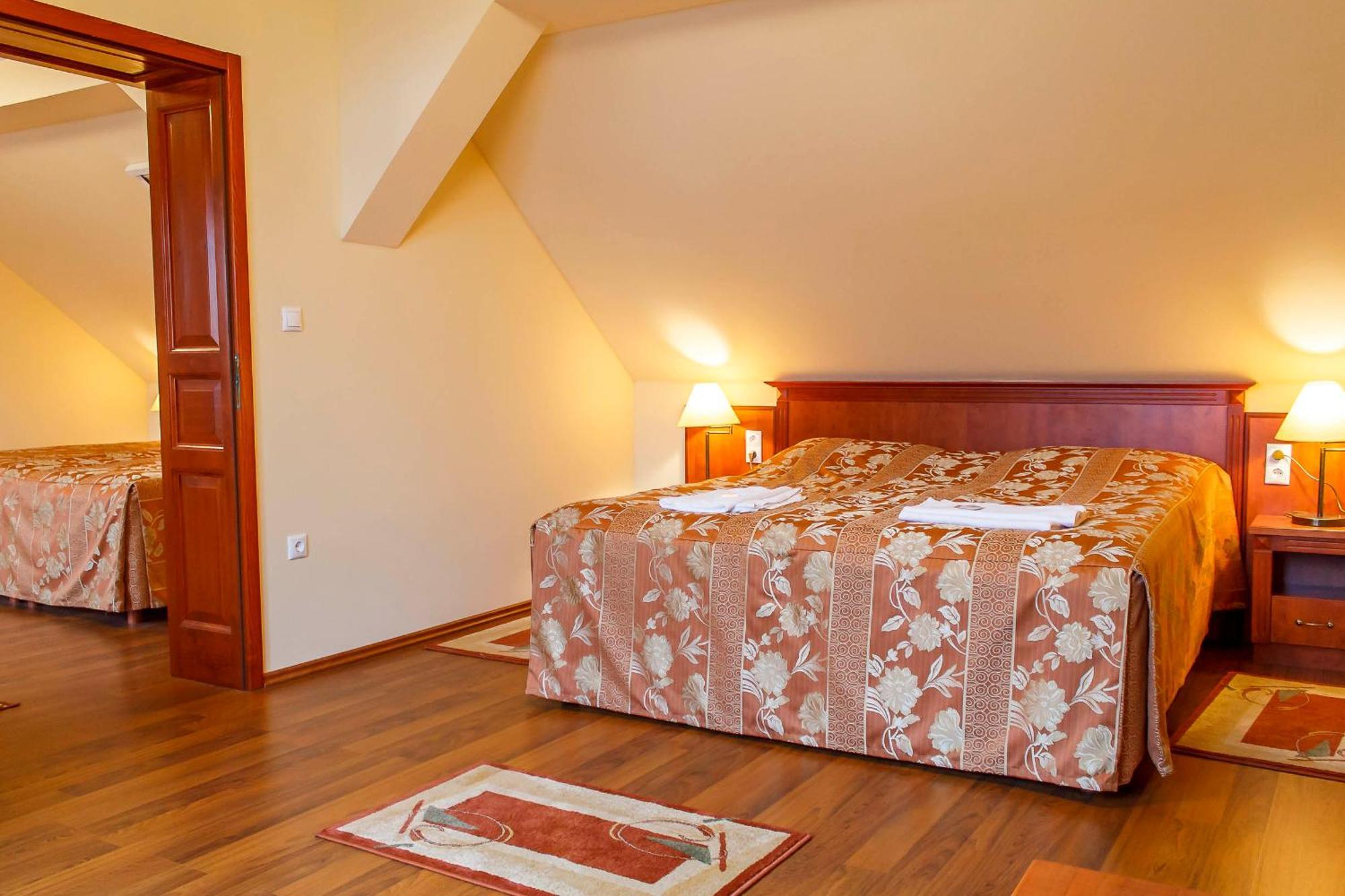 Pannon Hotel Bejelentkezes 20 Oraig, Check-In Until 20 O'Clock, Einchecken Bis 20 Uhr Mohács Exterior foto