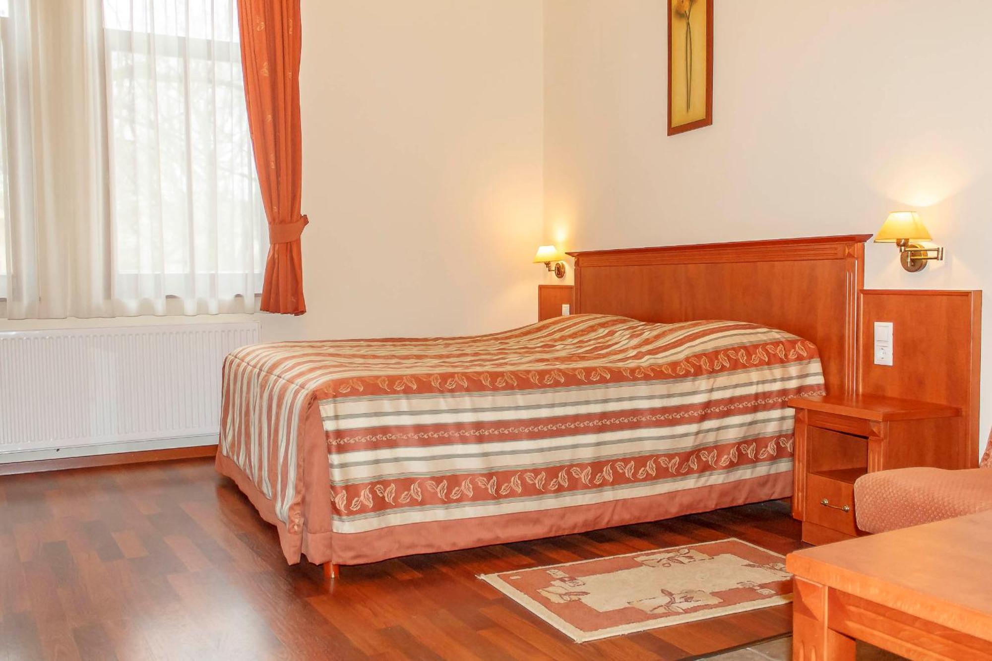 Pannon Hotel Bejelentkezes 20 Oraig, Check-In Until 20 O'Clock, Einchecken Bis 20 Uhr Mohács Exterior foto