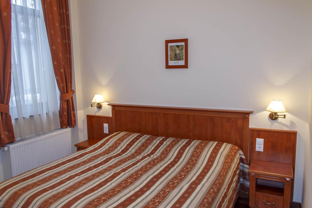 Pannon Hotel Bejelentkezes 20 Oraig, Check-In Until 20 O'Clock, Einchecken Bis 20 Uhr Mohács Exterior foto