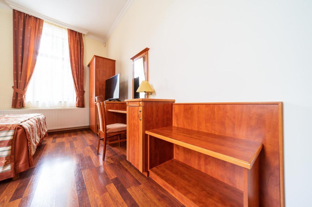 Pannon Hotel Bejelentkezes 20 Oraig, Check-In Until 20 O'Clock, Einchecken Bis 20 Uhr Mohács Exterior foto