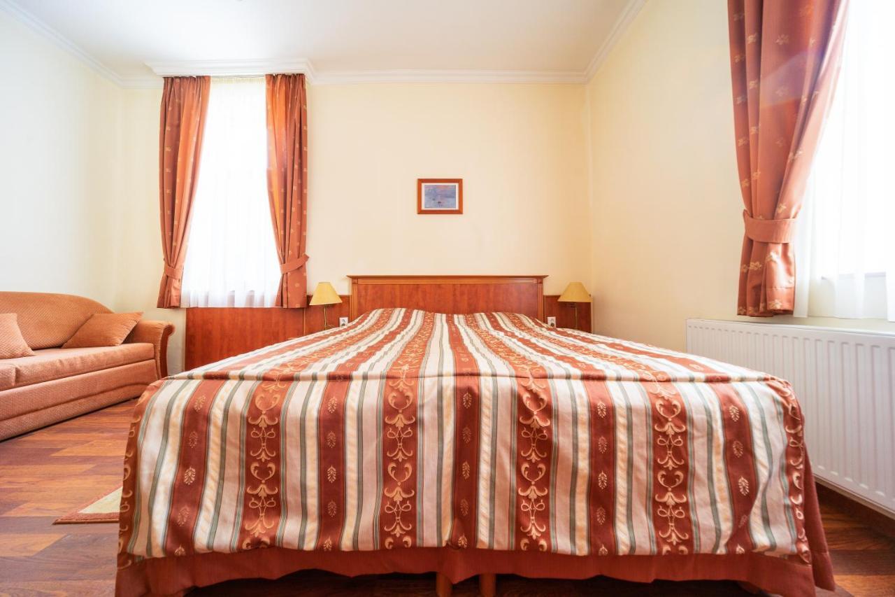 Pannon Hotel Bejelentkezes 20 Oraig, Check-In Until 20 O'Clock, Einchecken Bis 20 Uhr Mohács Exterior foto