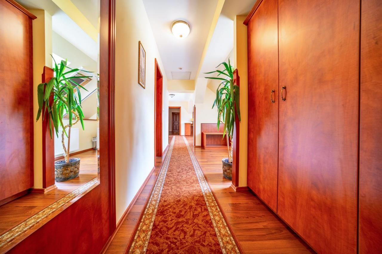 Pannon Hotel Bejelentkezes 20 Oraig, Check-In Until 20 O'Clock, Einchecken Bis 20 Uhr Mohács Exterior foto
