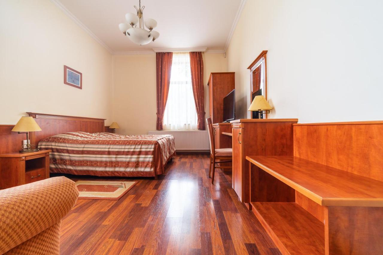 Pannon Hotel Bejelentkezes 20 Oraig, Check-In Until 20 O'Clock, Einchecken Bis 20 Uhr Mohács Exterior foto