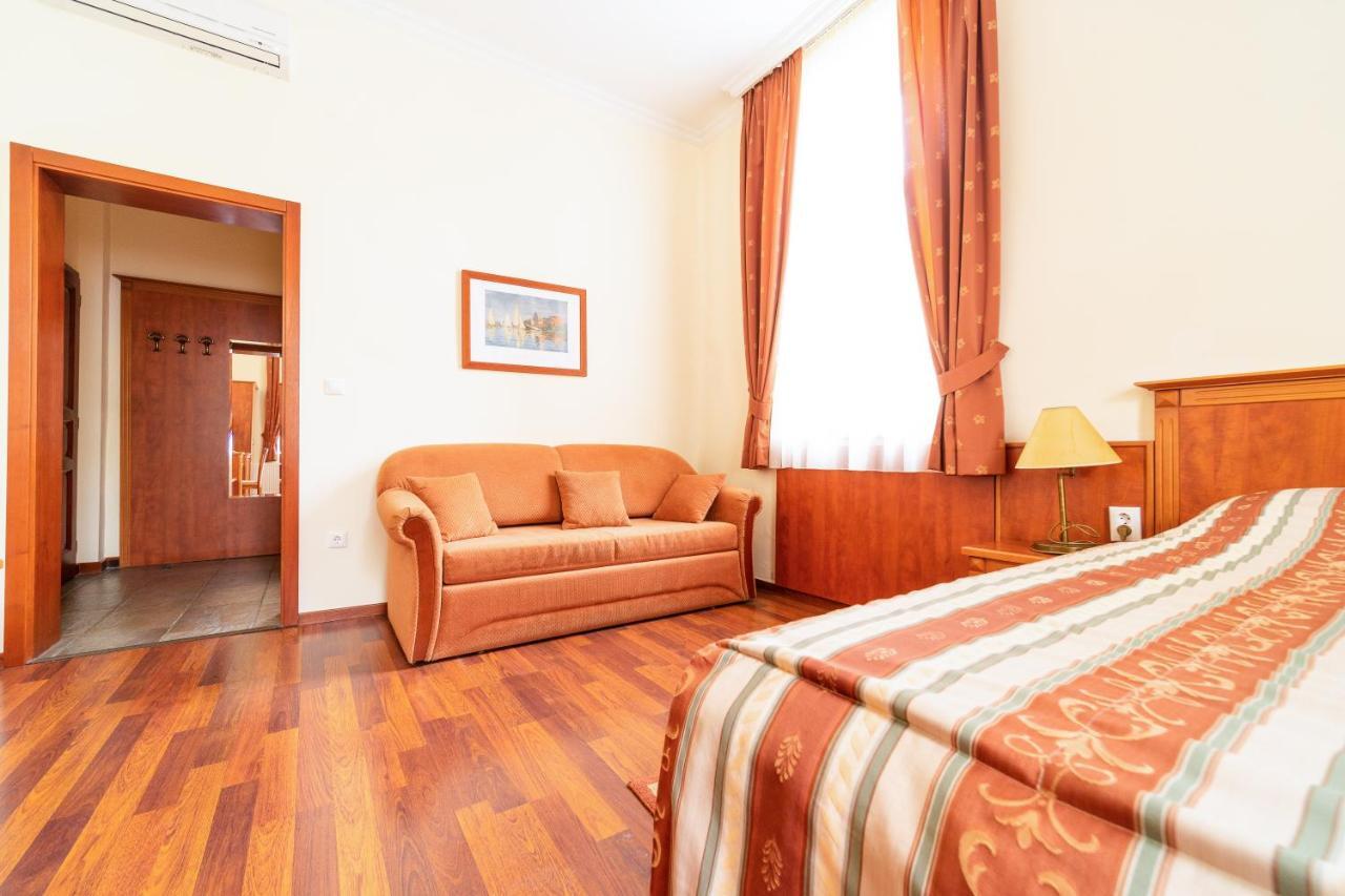 Pannon Hotel Bejelentkezes 20 Oraig, Check-In Until 20 O'Clock, Einchecken Bis 20 Uhr Mohács Exterior foto