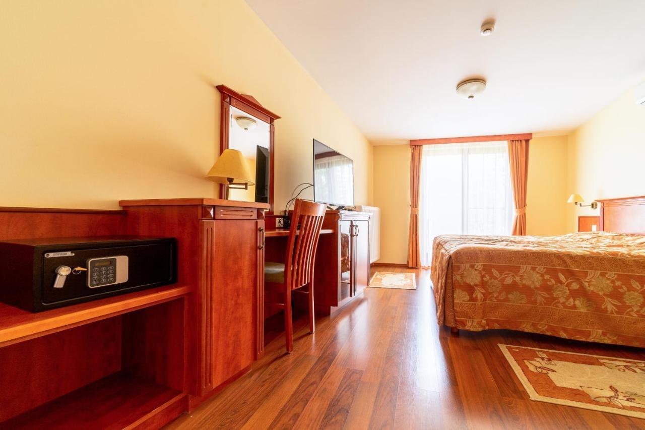Pannon Hotel Bejelentkezes 20 Oraig, Check-In Until 20 O'Clock, Einchecken Bis 20 Uhr Mohács Exterior foto