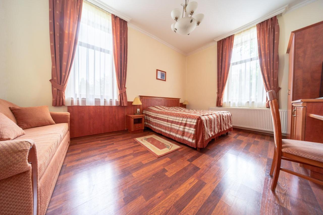 Pannon Hotel Bejelentkezes 20 Oraig, Check-In Until 20 O'Clock, Einchecken Bis 20 Uhr Mohács Exterior foto