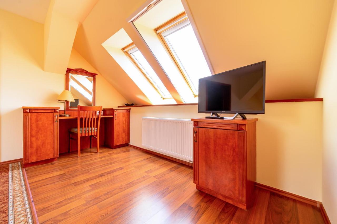 Pannon Hotel Bejelentkezes 20 Oraig, Check-In Until 20 O'Clock, Einchecken Bis 20 Uhr Mohács Exterior foto