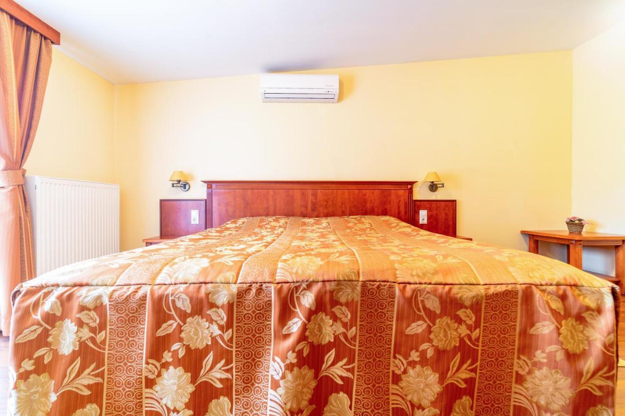 Pannon Hotel Bejelentkezes 20 Oraig, Check-In Until 20 O'Clock, Einchecken Bis 20 Uhr Mohács Exterior foto