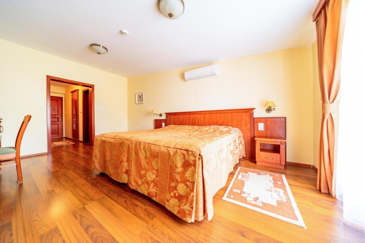 Pannon Hotel Bejelentkezes 20 Oraig, Check-In Until 20 O'Clock, Einchecken Bis 20 Uhr Mohács Exterior foto