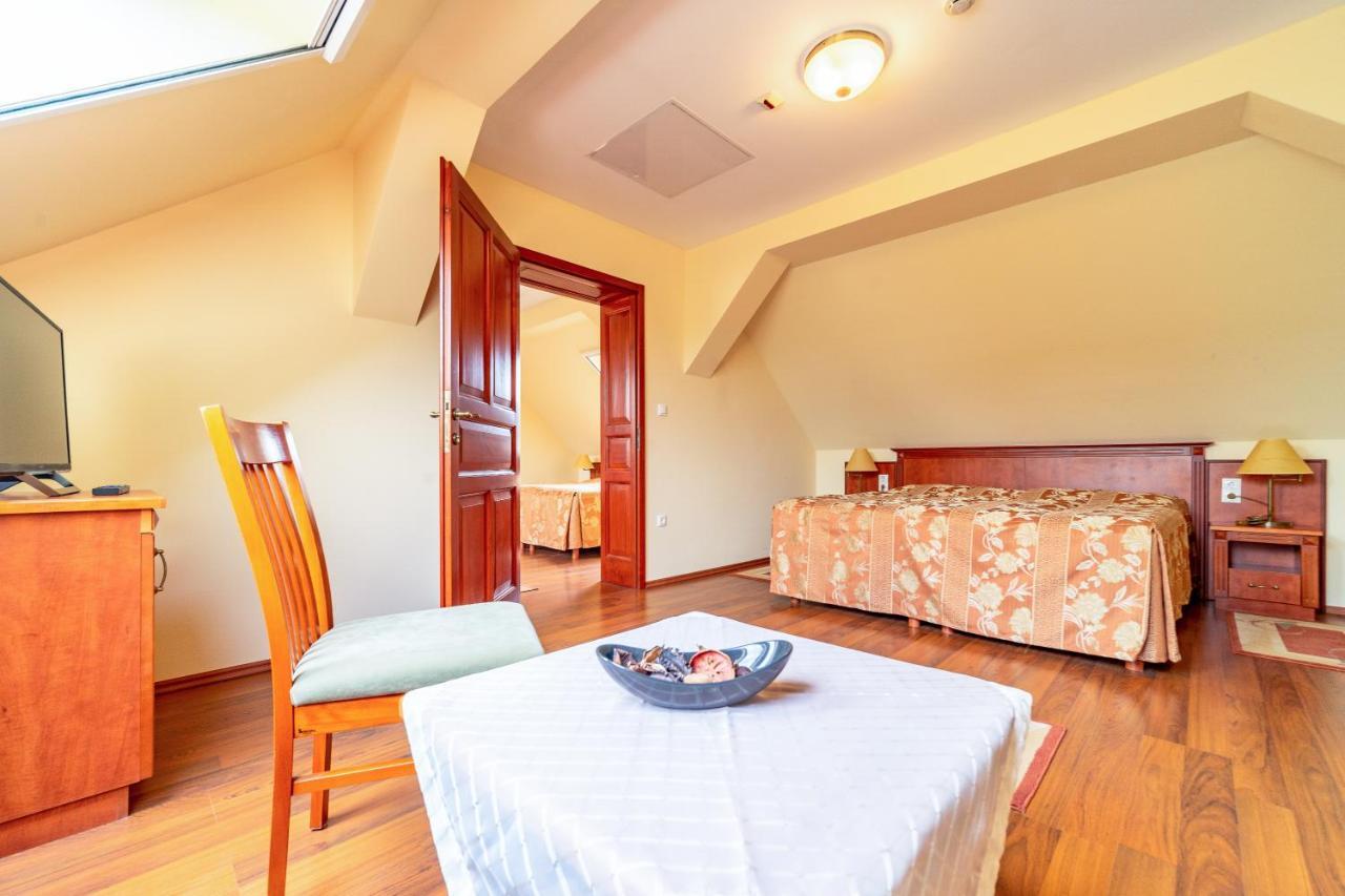 Pannon Hotel Bejelentkezes 20 Oraig, Check-In Until 20 O'Clock, Einchecken Bis 20 Uhr Mohács Exterior foto